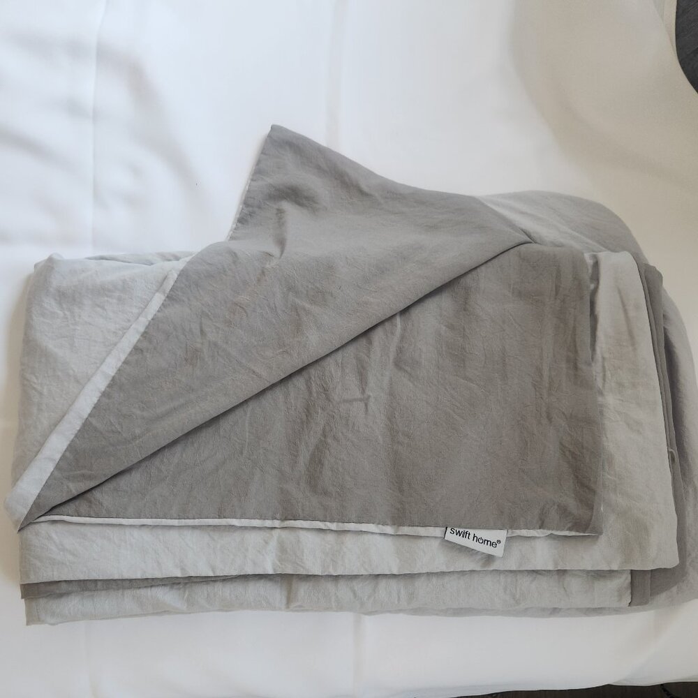 Swift Home, CA King reversible duvet cover, with 2 King pillow cases